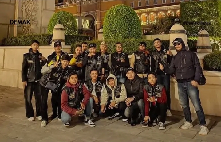 Warga Demak tertipu agensi yang menjanjikan mereka kerja di Korsel, sampai sana ternyata cuma diajak jalan-jalan dan touring.