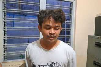 Perwakilan LBH Semarang, M Safali saat menjelaskan perkembangan pendampingan tersangka kasus demo May Day.