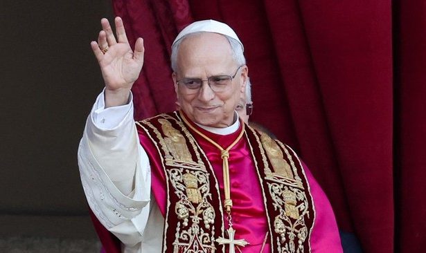 Robert Francis Prevost dari Amerika Serikat (AS) sebagai Paus Leo XIV.