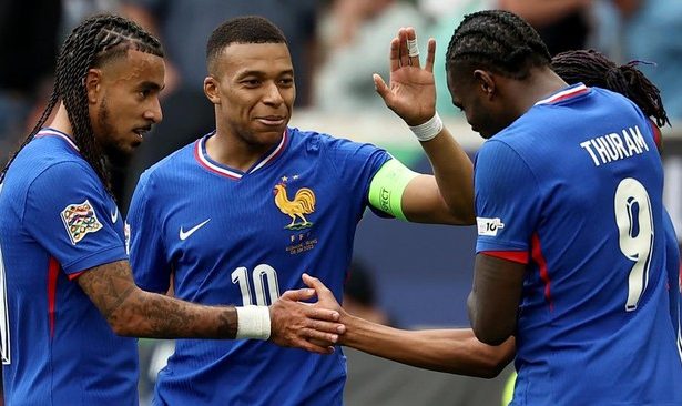 Bintang Prancis Kylian Mbappe berhasil membawa negaranya finis sebagai juara tiga UEFA Nations League 2025 dengan mengalahkan tuan rumah Jerman. (AFP/FRANCK FIFE)