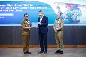 Gubernur Jawa Tengah Ahmad Luthfi bersama Walikota Surakarta Respati Ardi menerima Duta Besar Uni Eropa untuk Indonesia di Balaikota Surakarta