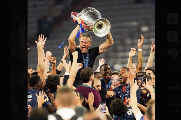 PSG juara Liga Champions setelah menghajar Inter Milan dengan skor 5-0. Namun, pesta juara PSG membawa petaka dengan menelan dua korban jiwa.