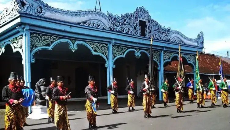 Ilustrasi Abdi Dalem Keraton Solo atau Keraton Surakarta Hadiningrat.