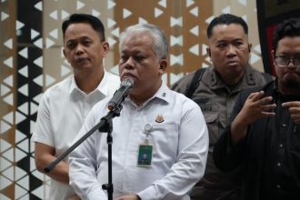 Kejagung mengumumkan status tersangka terhadap bos minyak Riza Chalid dalam kasus dugaan tindak pidana korupsi tata kelola minyak mentah dan produk kilang PT Pertamina. Foto: dok/humas