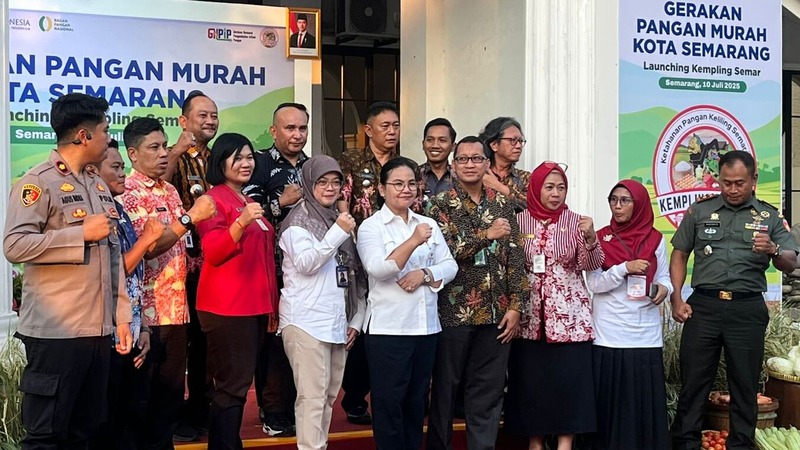 Wali Kota Semarang, Agustina Wilujeng, bersama jajaran Forkopimda meluncurkan Kempling Semar, untuk pangan murah di Semarang.