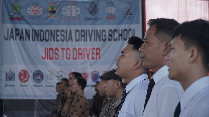 LPK JIDS menggelar seremoni pelepasan pemberangkatan perdana driver profesional ke Negeri Sakura, di Kabupaten Karanganyar, Jawa Tengah, Jumat (1/8/2025).
