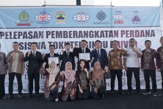 LPK JIDS menggelar seremoni pelepasan pemberangkatan perdana driver profesional ke Negeri Sakura, di Kabupaten Karanganyar, Jawa Tengah, Jumat (1/8/2025).