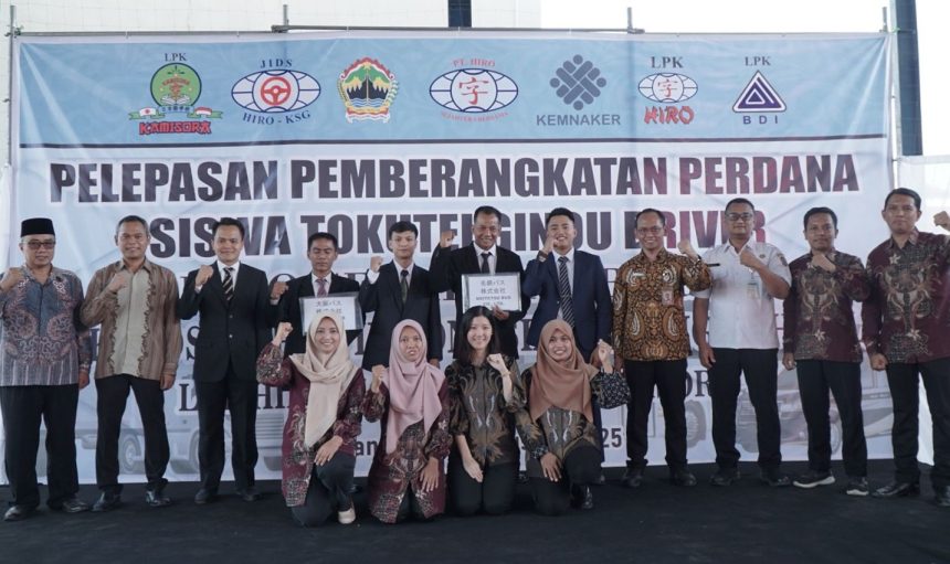 LPK JIDS menggelar seremoni pelepasan pemberangkatan perdana driver profesional ke Negeri Sakura, di Kabupaten Karanganyar, Jawa Tengah, Jumat (1/8/2025).